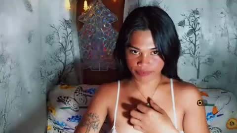 yourqueen_19 online show from May 2026 03:38:01 PM