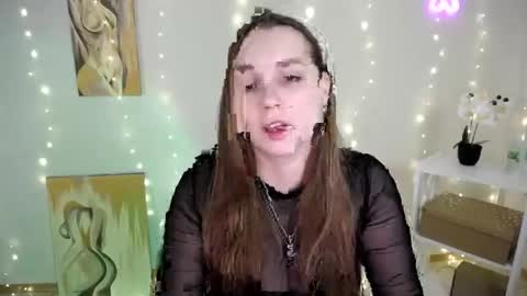 Snapshot of yours_piece_of_happiness_ chatting on March 2026 06:30:01 AM Happy online show from March 2026 06:30:01 AM