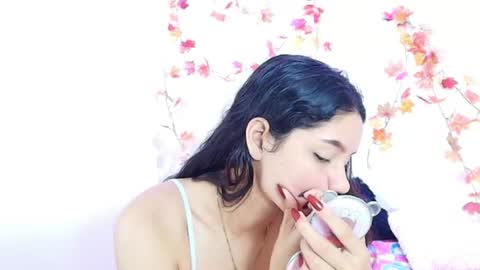 Snapshot of yoursexy18lover chatting on June 2026 06:29:01 AM Lina and roberth online show from June 2026 06:29:01 AM