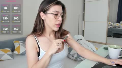 yoursoul_mila online show from January 2026 11:49:01 AM