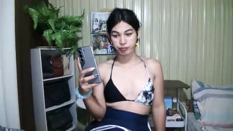 Snapshot of yoursubmissive_larah chatting on May 2026 12:21:02 PM yoursubmissive_larah online show from May 2026 12:21:02 PM
