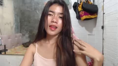 Snapshot of yoursweet_asian20 chatting on January 2025 05:26:02 AM Maddie online show from January 2025 05:26:02 AM