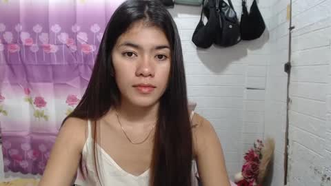 Snapshot of yoursweet_asian20 chatting on January 2025 01:50:01 AM Maddie online show from January 2025 01:50:01 AM