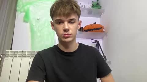 yoursweetyguy online show from October 2025 03:25:01 PM