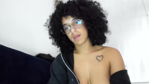 Snapshot of youwishtobeme chatting on March 2025 03:35:02 AM elizabeth ju online show from March 2025 03:35:02 AM