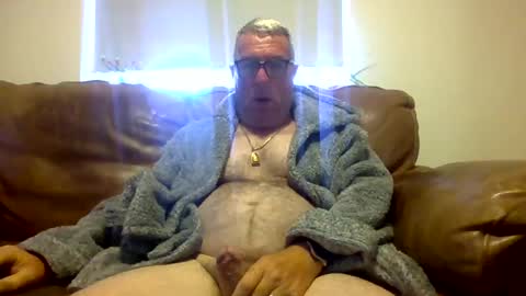 Snapshot of yragbew chatting on June 2026 04:29:01 AM Daddiesgirl online show from June 2026 04:29:01 AM