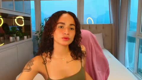 Snapshot of ysenne_josse chatting on May 2026 11:06:02 AM Ysenne online show from May 2026 11:06:02 AM