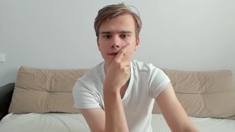 Yue Lang and Samm online show from October 2025 10:35:02 AM