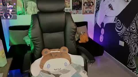    rawr   Anne Independent model      online show from November 2025 06:21:02 PM