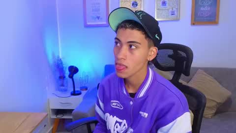 yulian_vasquez online show from December 2025 12:25:02 PM
