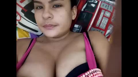 Snapshot of yuliana95677 chatting on October 2025 03:23:02 AM yuliana95677 online show from October 2025 03:23:02 AM