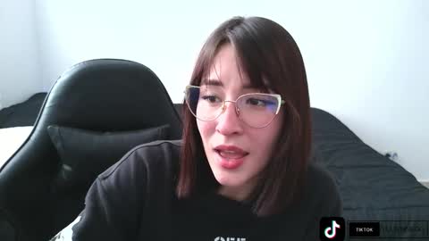 Yulienne online show from October 2025 09:23:01 PM