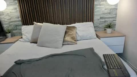 yulievans online show from January 2025 10:51:02 PM