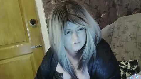 yuliiared online show from May 2026 08:25:01 PM