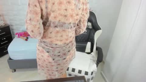 Y U L I T Z A online show from October 2025 03:30:02 PM