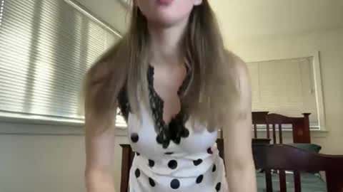 yumiandwolf online show from October 2025 09:48:02 PM