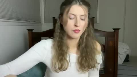 yumiandwolf online show from November 2025 11:54:01 PM