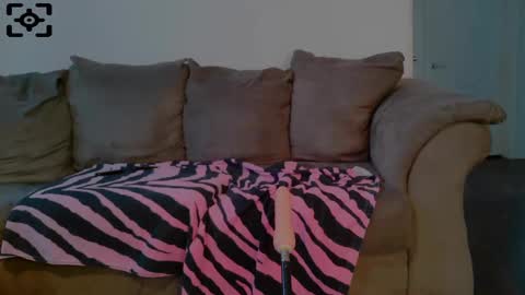 Snapshot of yumiepussyy chatting on February 2025 09:52:02 PM Payton kelly online show from February 2025 09:52:02 PM