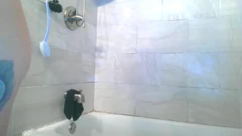 Snapshot of yumiepussyy chatting on October 2025 01:06:01 AM Payton kelly online show from October 2025 01:06:01 AM