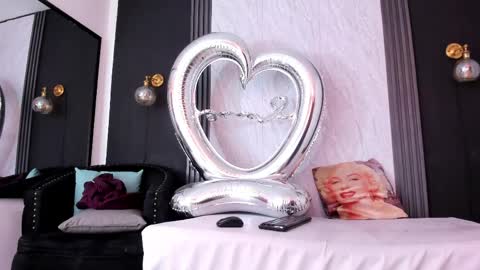 Yummyduo online show from April 2026 11:48:02 AM