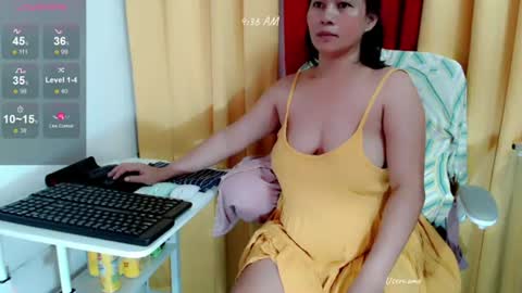 Snapshot of yummyhottits chatting on June 2026 08:35:02 PM nemay online show from June 2026 08:35:02 PM