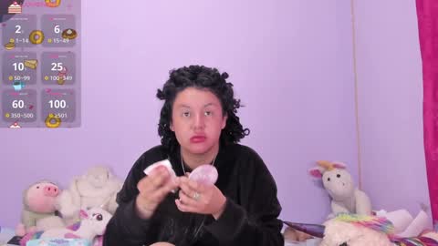 yunahott_ online show from December 2024 08:00:02 AM