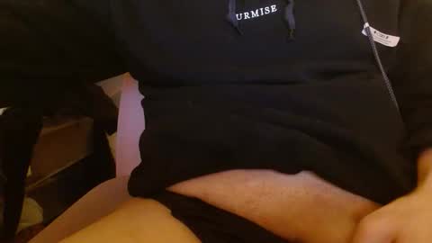 Snapshot of yunaventi chatting on October 2025 02:02:05 AM FemboyVenti online show from October 2025 02:02:05 AM