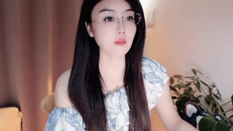 YunEr online show from April 2026 03:28:02 AM