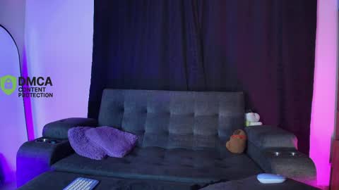 Snapshot of yungelitamor_ chatting on May 2026 05:38:02 AM ELITA online show from May 2026 05:38:02 AM