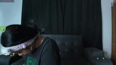 Snapshot of yungelitamor_ chatting on May 2026 04:50:01 AM ELITA online show from May 2026 04:50:01 AM