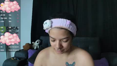 Snapshot of yungelitamor_ chatting on May 2026 04:52:02 AM ELITA online show from May 2026 04:52:02 AM