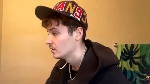 Snapshot of yungstudbev chatting on January 2025 03:43:01 PM yungstudbev online show from January 2025 03:43:01 PM