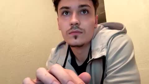 Snapshot of yungstudbev chatting on September 2025 01:49:01 AM yungstudbev online show from September 2025 01:49:01 AM