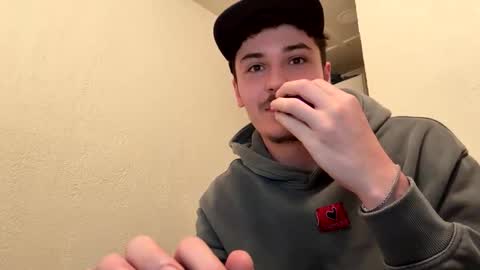 Snapshot of yungstudbev chatting on September 2025 12:23:02 AM yungstudbev online show from September 2025 12:23:02 AM