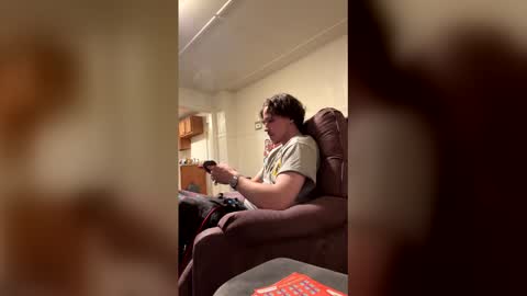 Snapshot of yungstudbev chatting on March 2026 12:01:01 AM yungstudbev online show from March 2026 12:01:01 AM