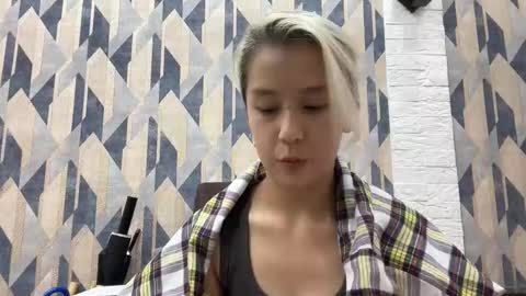 Kristi online show from October 2025 04:03:02 PM