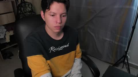 yurii_moody online show from February 2025 12:32:02 AM