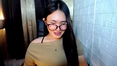 Snapshot of yuriyumixx_xoxo chatting on October 2025 04:30:01 PM yuriyumixx_xoxo online show from October 2025 04:30:01 PM