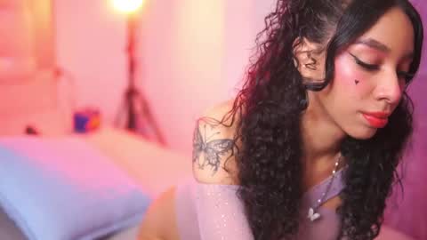 Yuyi Cam online show from October 2025 01:53:02 AM