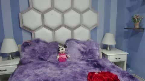 Snapshot of yvi_taylor chatting on June 2026 12:22:02 PM yvi online show from June 2026 12:22:02 PM
