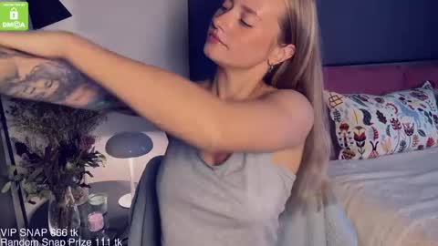 The Queen Bitch of the United Kingdom online show from January 2025 07:37:02 AM