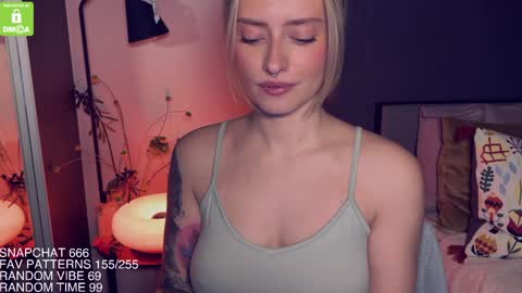 The Queen Bitch of the United Kingdom online show from December 2025 08:12:01 AM