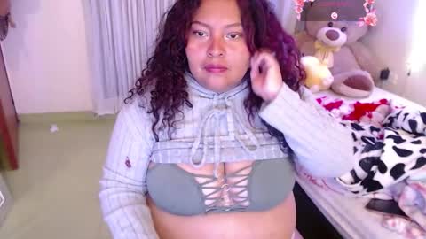 Snapshot of yvonn_jlove chatting on December 2025 09:47:02 AM yvonn online show from December 2025 09:47:02 AM