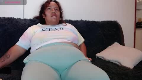 Snapshot of yvonn_jlove chatting on June 2026 11:22:02 AM yvonn online show from June 2026 11:22:02 AM