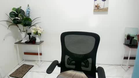 Yvonne online show from February 2026 08:47:01 AM