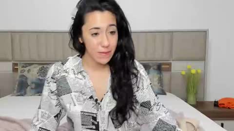 yvonnebabe online show from December 2024 11:38:01 AM