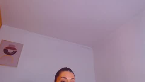 Snapshot of yvonneeverlee chatting on September 2025 09:09:02 PM I V Y online show from September 2025 09:09:02 PM