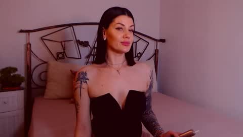 I V Y   online show from January 2026 10:24:01 PM