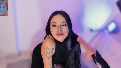 Snapshot of z_e_t_h_a chatting on September 2025 11:05:01 PM tazzie online show from September 2025 11:05:01 PM