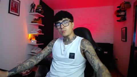 zac_muller1 online show from December 2025 06:00:01 AM